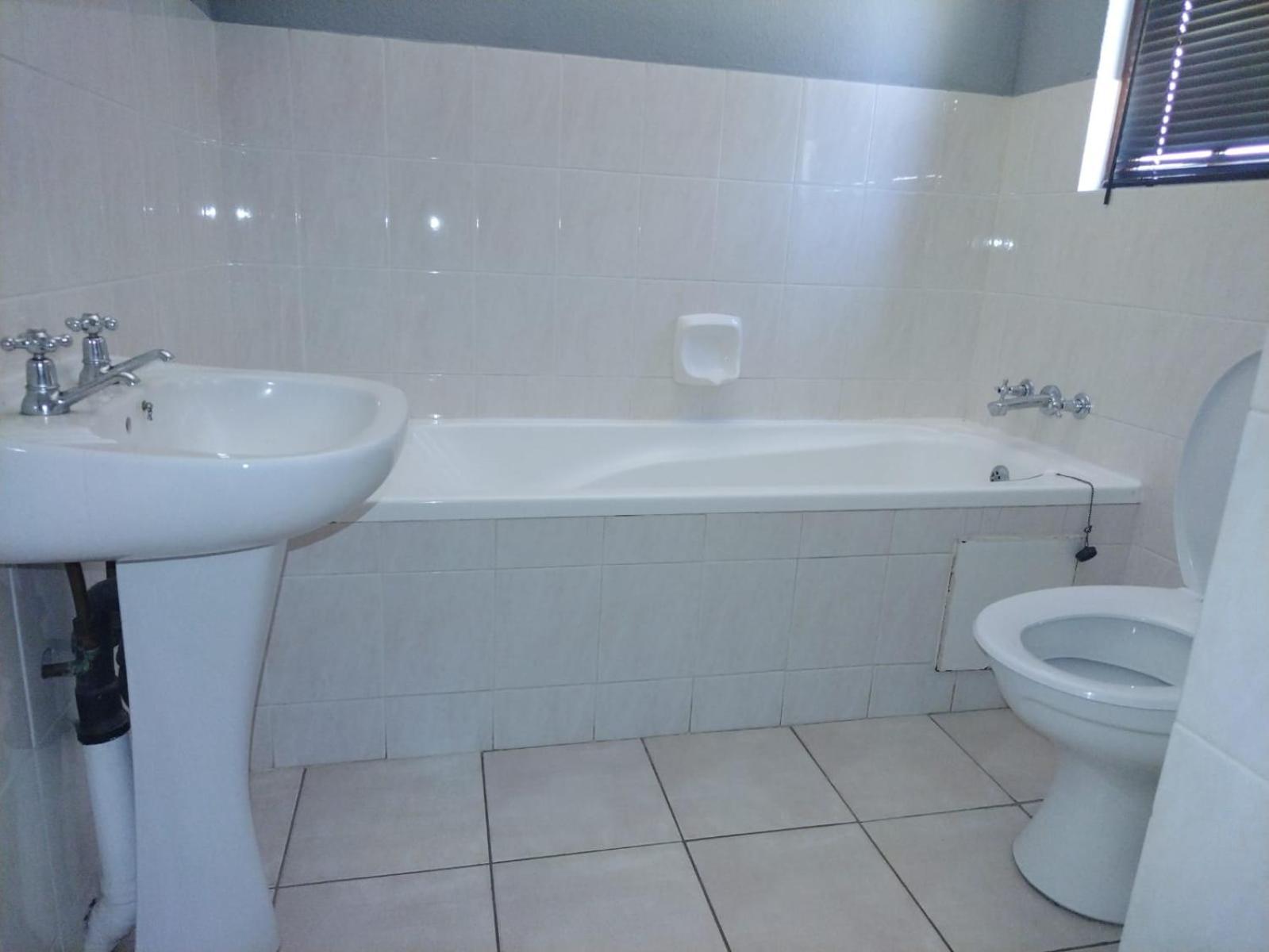 27 Pendleberry Grove, Chris Hani Drive, * Bela-Bela