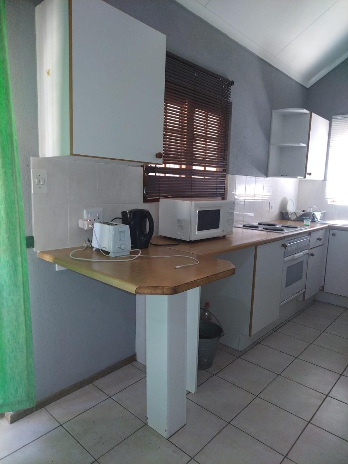 Apartment 27 Pendleberry Grove, Chris Hani Drive,